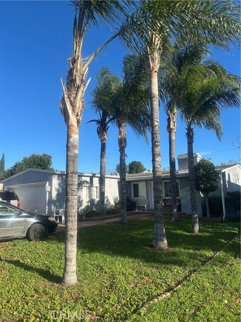 Detail Gallery Image 2 of 4 For 14356 Herron, Sylmar,  CA 91342 - 5 Beds | 3 Baths