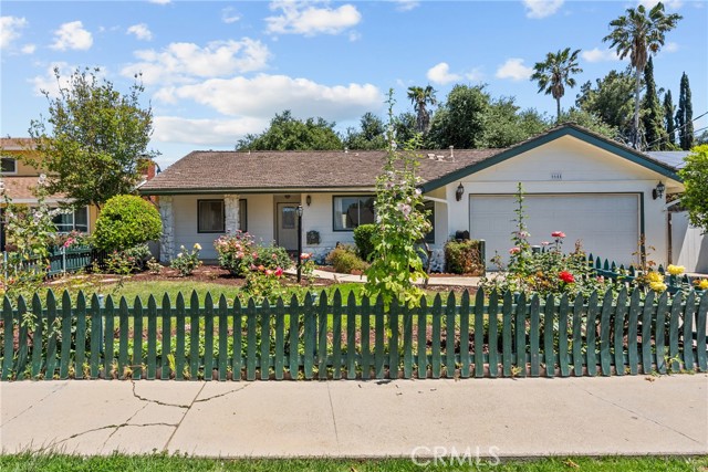 6644 Bianca Avenue, Van Nuys CA: https://media.crmls.org/medias/3a2d0fb2-cdb9-4264-9466-dece6d1b8ad1.jpg