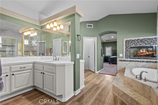 15355 Michael Crest Drive, Canyon Country CA: https://media.crmls.org/medias/3a2d2a97-6239-4111-b937-6c4a600fded7.jpg