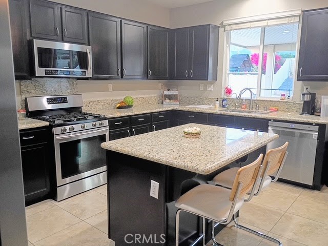 Detail Gallery Image 10 of 19 For 6654 Carnelian, Jurupa Valley,  CA 91752 - 4 Beds | 2/1 Baths