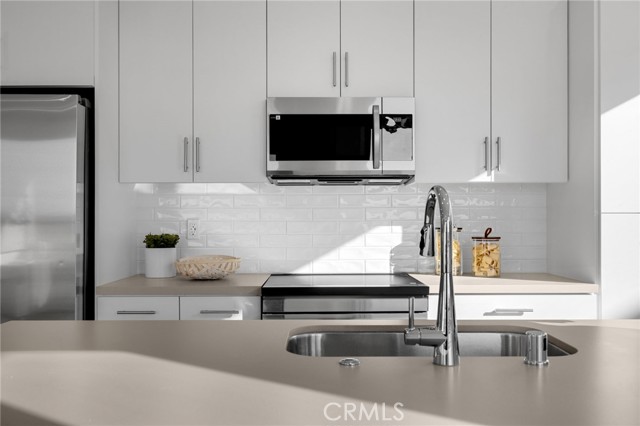 Detail Gallery Image 15 of 62 For 109 S Laxore St #306,  Anaheim,  CA 92804 - 2 Beds | 2/1 Baths