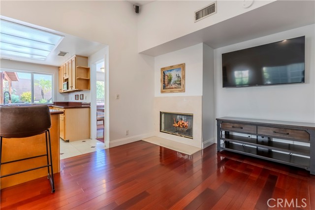 Detail Gallery Image 13 of 47 For 10116 Viking, Northridge,  CA 91324 - 3 Beds | 2 Baths