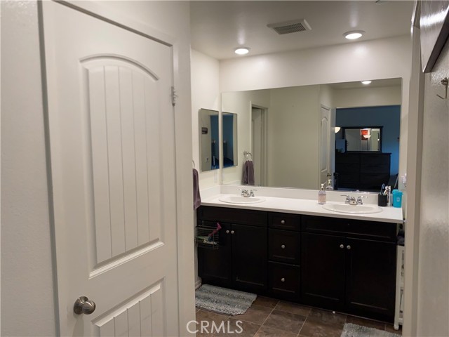 10299 Kite Court, Moreno Valley CA: https://media.crmls.org/medias/3a2dbc11-55d9-47cd-b4b3-f3821ed3b6f2.jpg