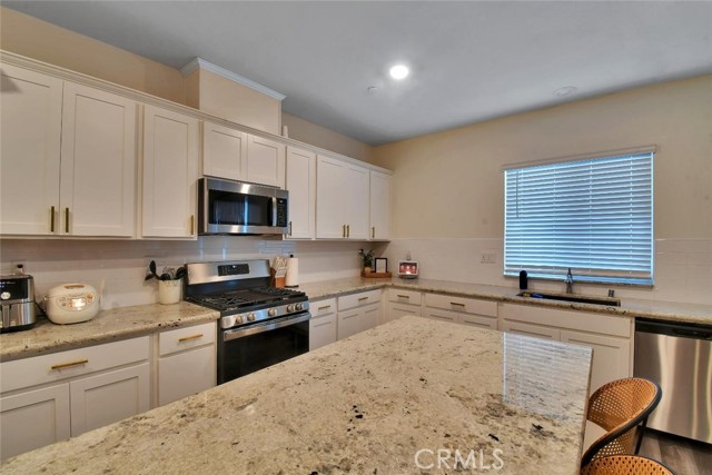 2032 Gatlin Court, Olivehurst CA: https://media.crmls.org/medias/3a2e166e-5153-4cd5-bdbb-6b7a5c3e81e3.jpg