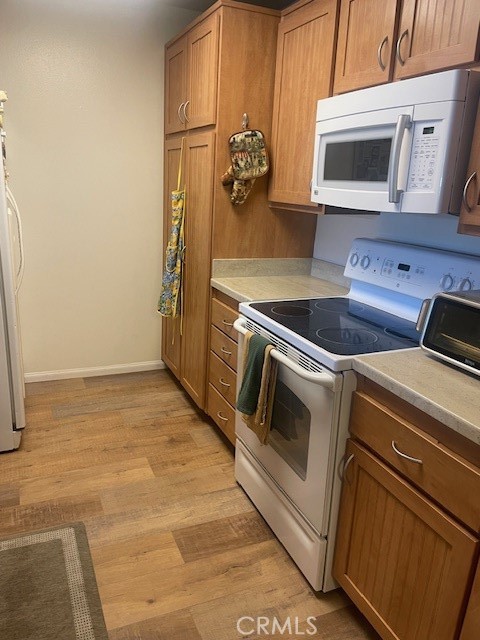Detail Gallery Image 8 of 18 For 24431 Trevino Dr #V10,  Valencia,  CA 91355 - 3 Beds | 2 Baths