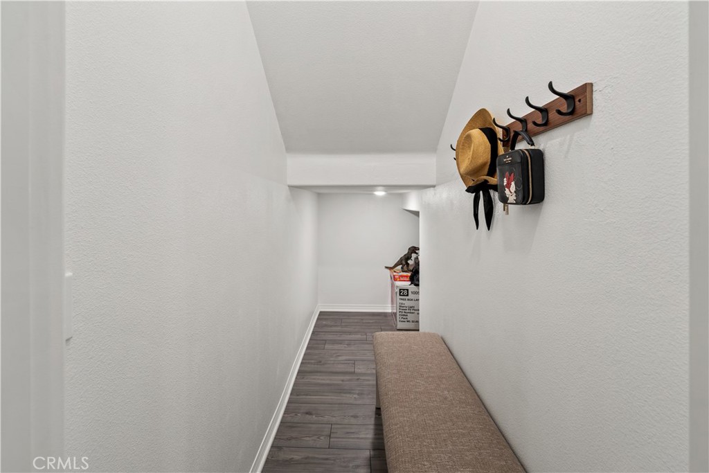 https://media.crmls.org/medias/3a2f215d-d5b3-409d-9a26-c8796cd677f1.jpg?preset=X-Large