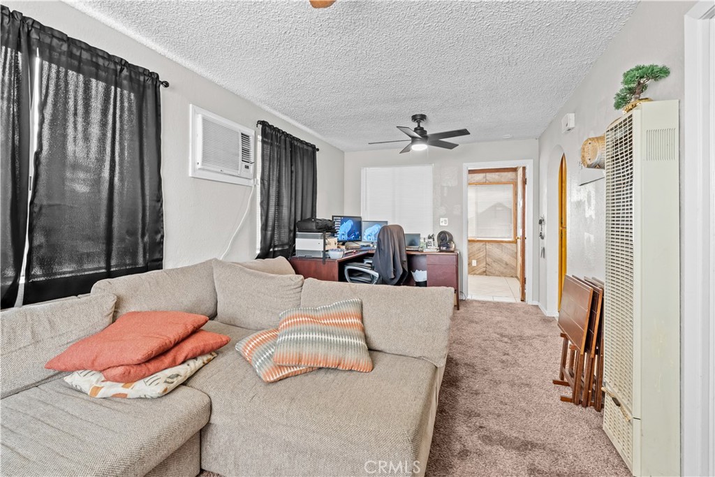 https://media.crmls.org/medias/3a2f34d6-6042-4551-b9b8-06baa784e901.jpg?preset=X-Large