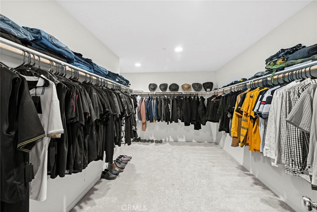 https://media.crmls.org/medias/3a2fce6d-5683-4b7f-83b6-7e3e678a152f.jpg?preset=X-Large
