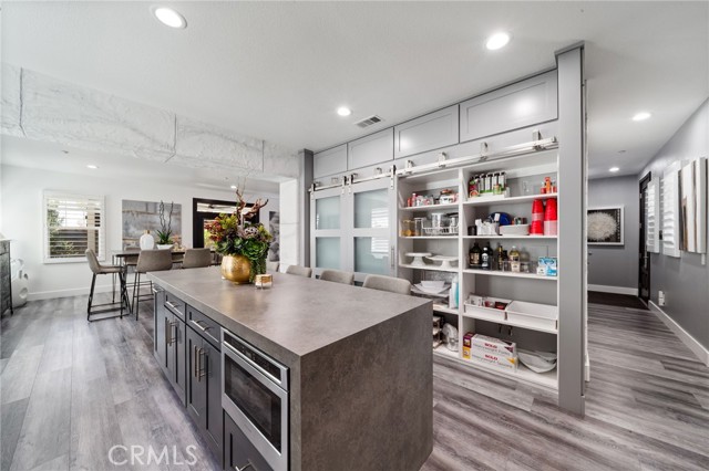 15583 N Peak Lane, Fontana CA: https://media.crmls.org/medias/3a300588-b422-42ae-883c-d84e7788e3c5.jpg