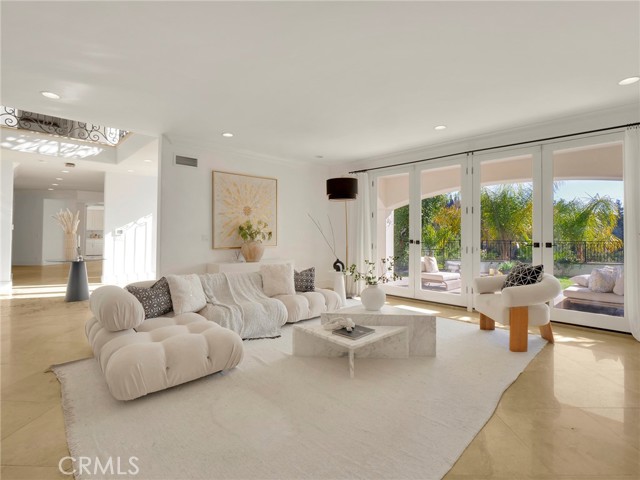 Detail Gallery Image 10 of 60 For 4862 Galendo St, Woodland Hills,  CA 91364 - 6 Beds | 6 Baths