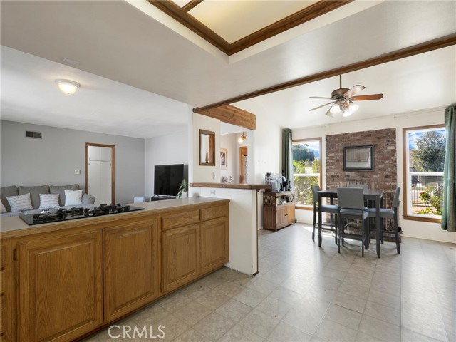 Detail Gallery Image 11 of 33 For 10020 Mason Ave, Chatsworth,  CA 91311 - 3 Beds | 2 Baths