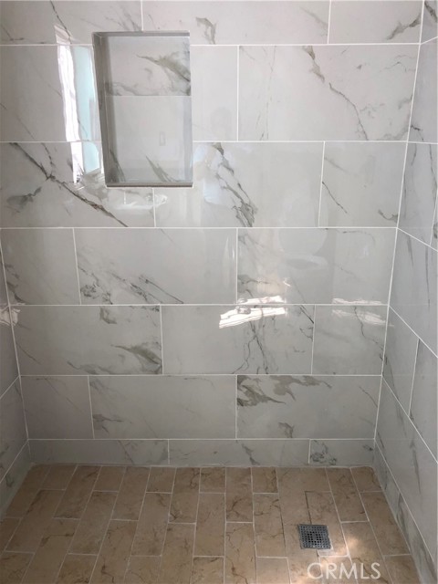 1348 E 23rd Street, Los Angeles CA: https://media.crmls.org/medias/3a30931d-4925-4a01-b0b1-a28511bd9212.jpg