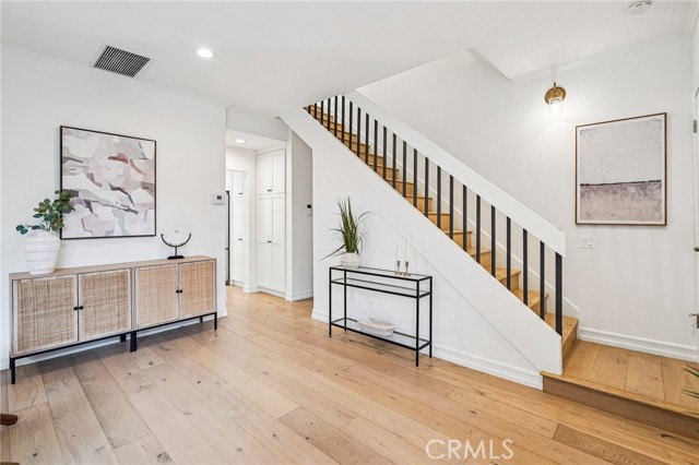 Detail Gallery Image 4 of 32 For 713 9th St #3,  Santa Monica,  CA 90402 - 3 Beds | 3 Baths
