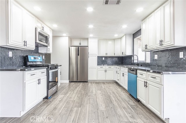 Detail Gallery Image 22 of 50 For 46334 Alamosa, Newberry Springs,  CA 92365 - 4 Beds | 3 Baths