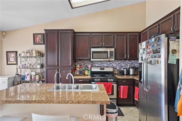 Detail Gallery Image 19 of 74 For 15060 Spring St, Fontana,  CA 92335 - 4 Beds | 2 Baths