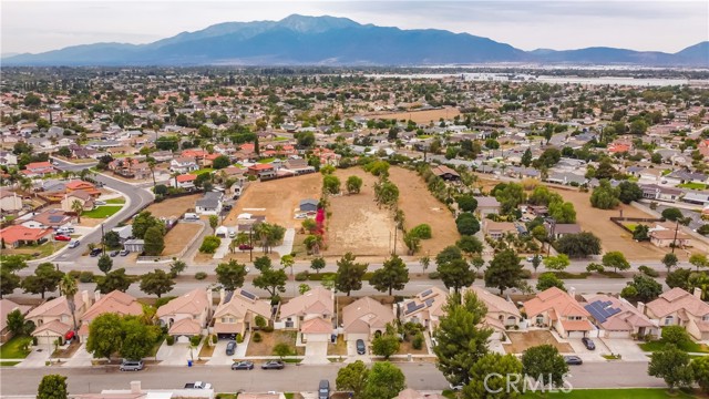778 Bloomington Avenue, Bloomington CA: https://media.crmls.org/medias/3a32670d-c04d-4aff-b00a-5197831fec27.jpg