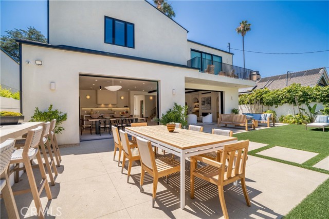 4320 Teesdale Avenue, Studio City CA: https://media.crmls.org/medias/3a328035-cf69-4591-a0c1-3333b2dc650e.jpg