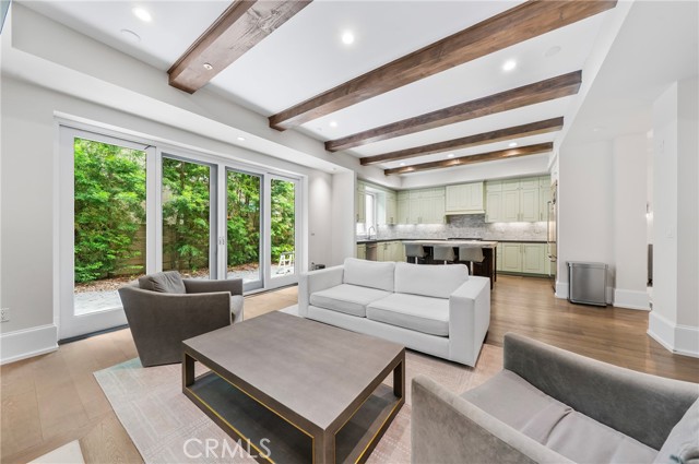 823 S Bundy Drive, Los Angeles CA: https://media.crmls.org/medias/3a32b26b-ad9a-4b69-aeb3-11ad95285559.jpg