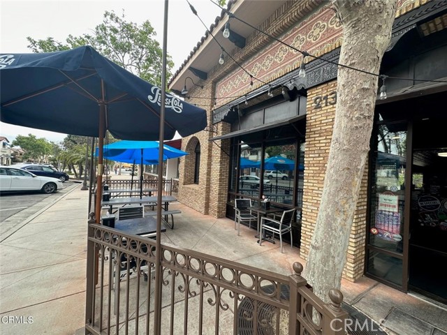 2135 Ventura Boulevard photo 6