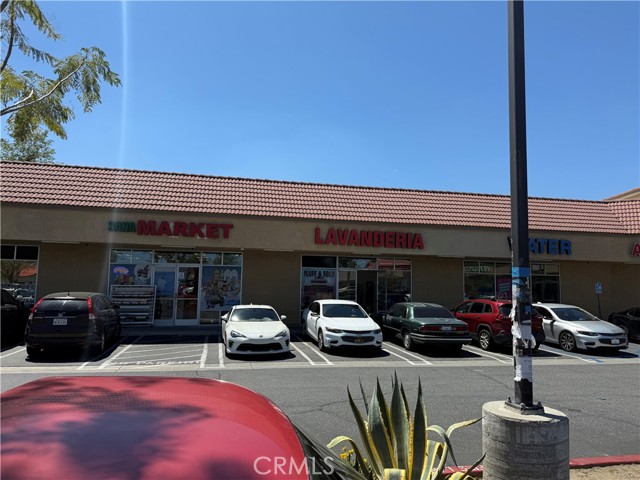 17480 Arrow Boulevard, Fontana CA: https://media.crmls.org/medias/3a344f33-e049-42ef-a174-9f623e93b7f9.jpg
