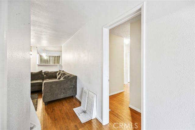 Detail Gallery Image 17 of 32 For 2612 Manhattan Beach Bld, Gardena,  CA 90249 - 3 Beds | 2 Baths