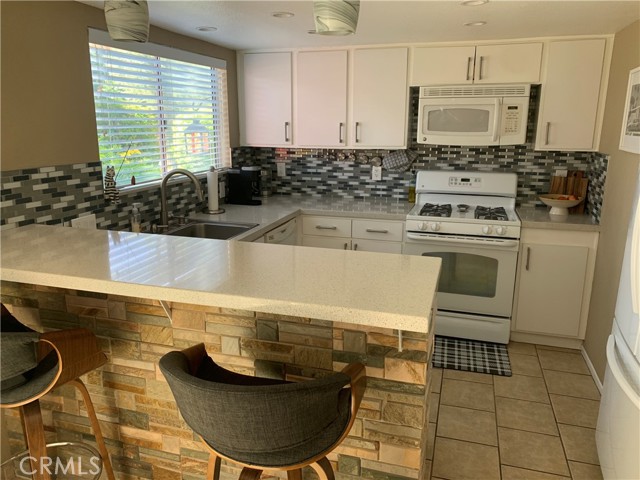 Detail Gallery Image 15 of 20 For 1482 Camino Real, Palm Springs,  CA 92264 - 2 Beds | 2 Baths