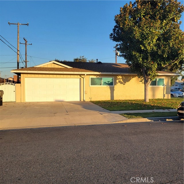 Detail Gallery Image 2 of 10 For 1000 N Roanne Pl, Anaheim,  CA 92801 - 3 Beds | 2 Baths