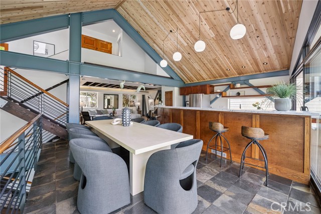 686 Diamond Street, Laguna Beach CA: https://media.crmls.org/medias/3a3667f0-af6d-4249-b8b4-0bb6d27f50d1.jpg