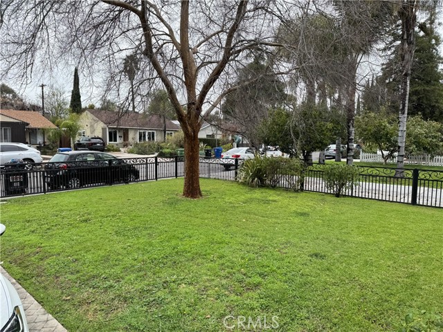 Detail Gallery Image 3 of 17 For 5722 Cedros Ave, Van Nuys,  CA 91411 - 3 Beds | 2 Baths