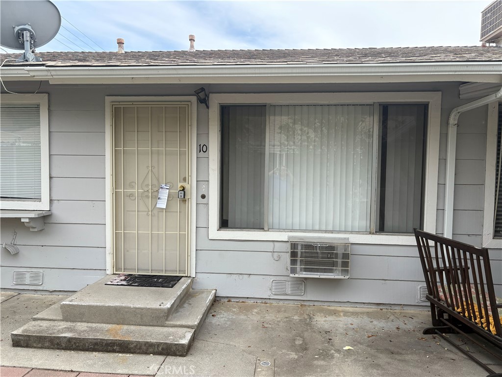150 E Lakeshore #10
