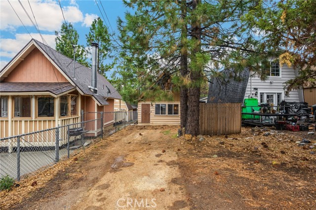 Detail Gallery Image 24 of 27 For 747 Holmes Ln, Sugarloaf,  CA 92386 - 2 Beds | 1 Baths