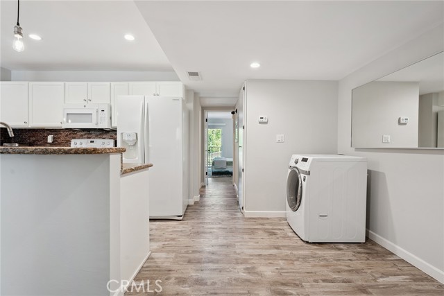 Detail Gallery Image 11 of 41 For 23391 Park Sorrento #63,  Calabasas,  CA 91302 - 3 Beds | 2 Baths