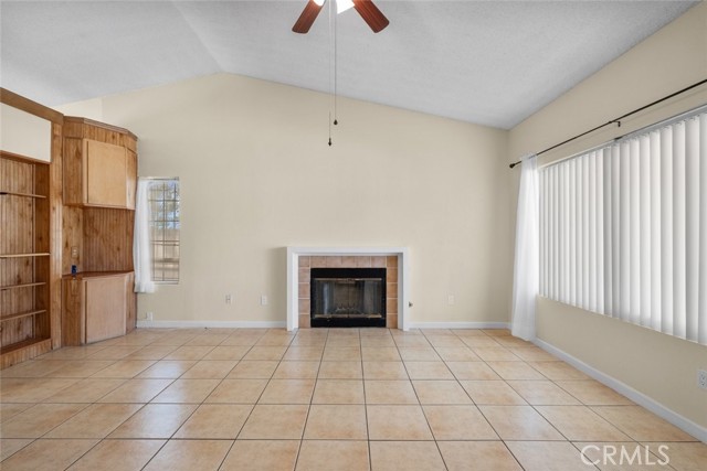 45260 7th E Street, Lancaster CA: https://media.crmls.org/medias/3a37d85e-e915-457f-9c2e-b2106997a616.jpg