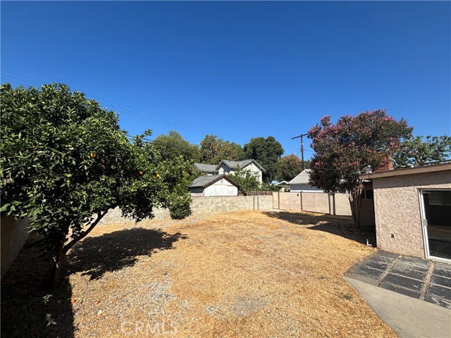 8135 Wakefield Avenue, Panorama City CA: https://media.crmls.org/medias/3a3a0683-15c4-42be-8b6b-3131d146207e.jpg
