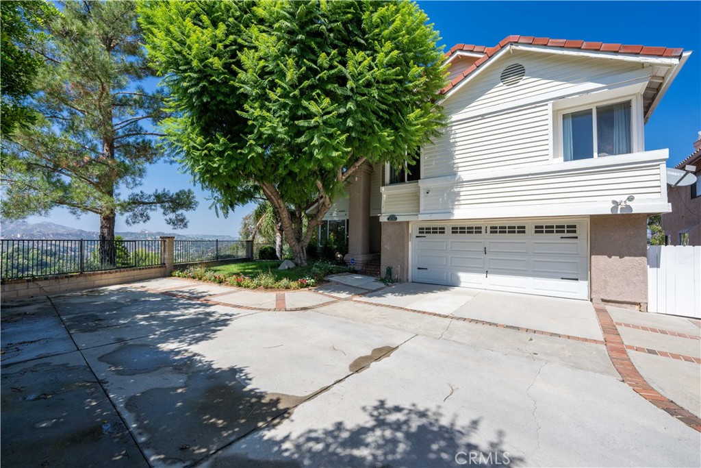 24241 Bella Court, Newhall, CA 91321