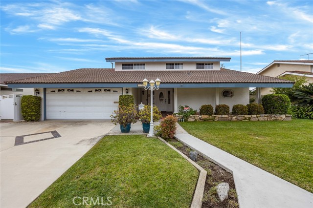 Detail Gallery Image 1 of 26 For 5302 Berkeley Ave, Westminster,  CA 92683 - 5 Beds | 2/1 Baths