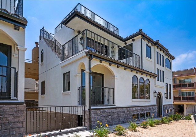 856 Cypress Avenue, Hermosa Beach, California 90254, 4 Bedrooms Bedrooms, ,3 BathroomsBathrooms,Residential,Sold,Cypress,SB25229323
