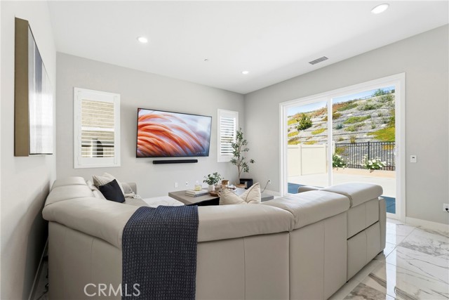 Detail Gallery Image 32 of 75 For 17721 Ridgeline Ct, Saugus,  CA 91350 - 4 Beds | 4 Baths