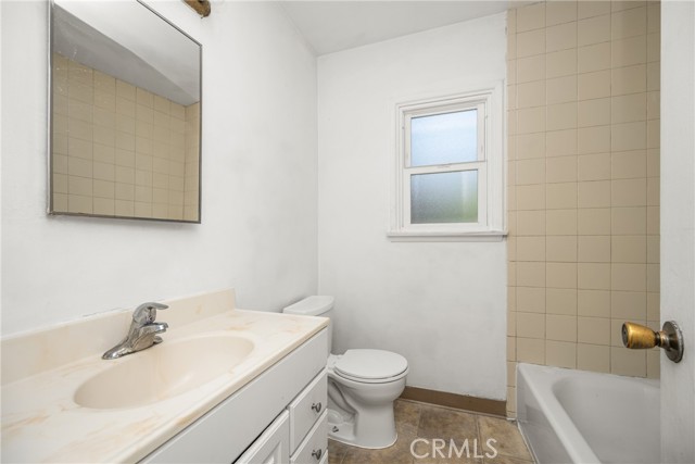 218 N Evergreen Street, Anaheim CA: https://media.crmls.org/medias/3a3b0735-2fe9-48e6-9a7d-f98a469174e8.jpg