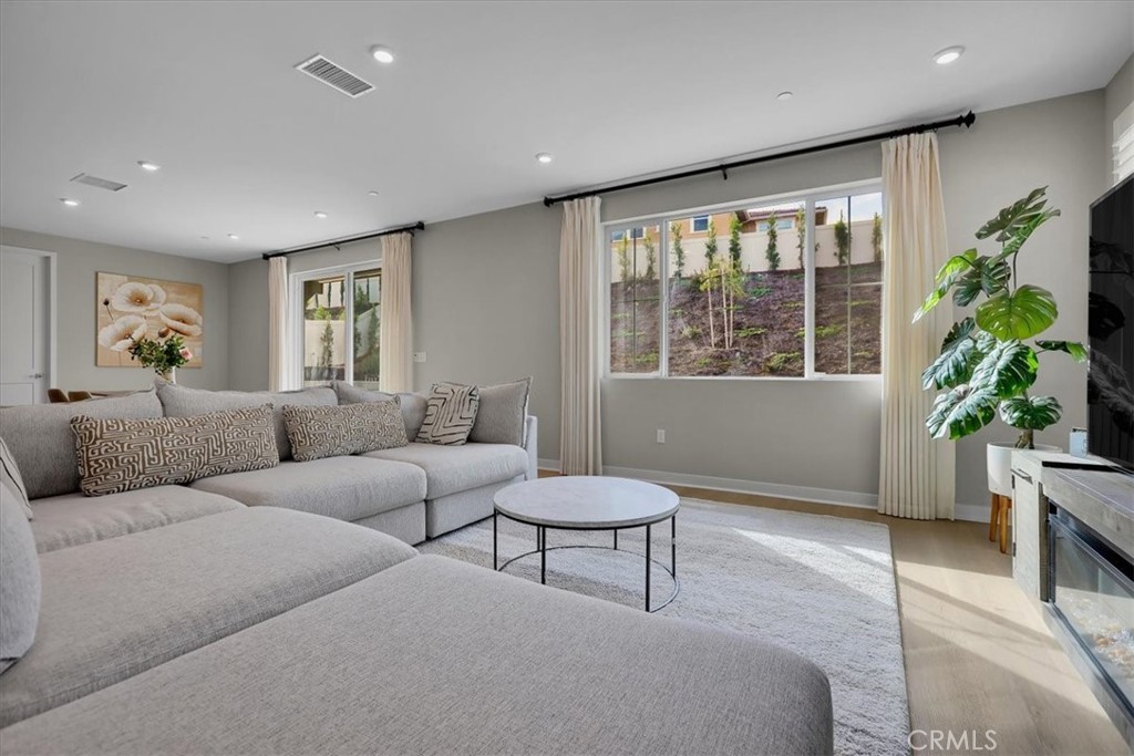 MLS #PW25261061 image #14