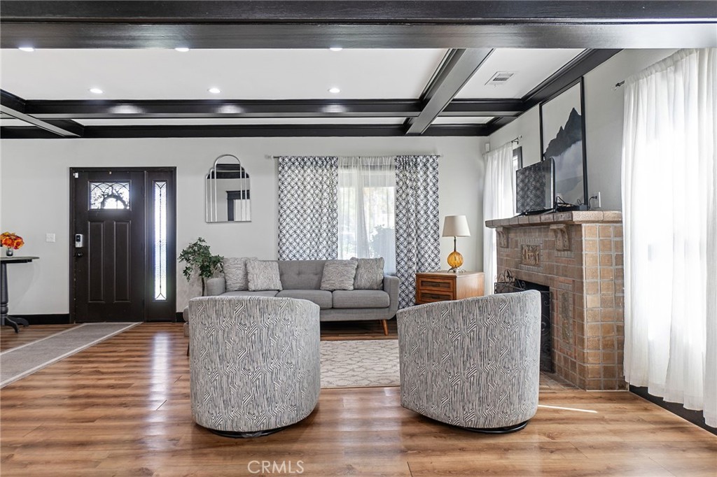 MLS #OC25176241 image #5