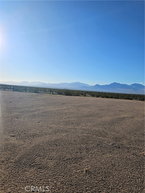 2352 S Jacks Ranch Drive, Ridgecrest CA: https://media.crmls.org/medias/3a3b76b0-a7d2-4de1-a732-9bafda15a68b.jpg