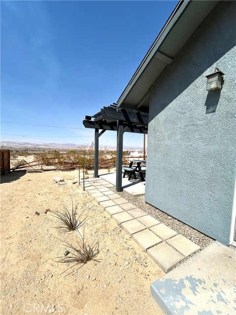 74442 Twilight Drive, 29 Palms CA: https://media.crmls.org/medias/3a3c3337-e2f2-4d08-b974-69ae130f87d9.jpg