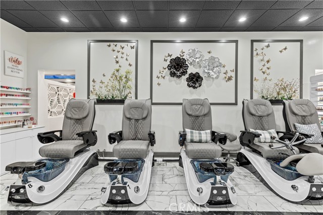 1520 N, Ontario CA: https://media.crmls.org/medias/3a3c515d-745f-4e60-a90a-361b90323081.jpg