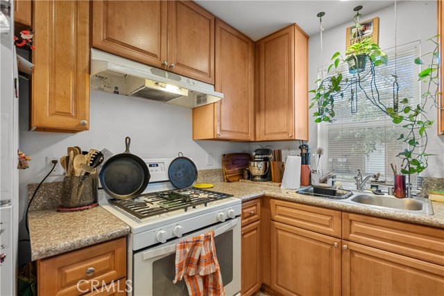 Detail Gallery Image 11 of 25 For 26142 Gravett Pl, Saugus,  CA 91350 - 4 Beds | 3 Baths