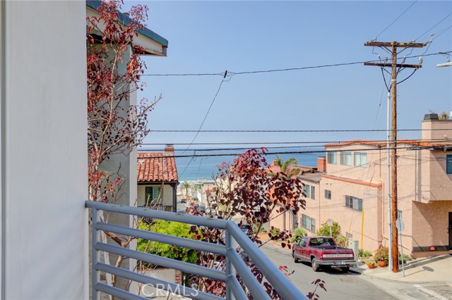 320 23rd Street, Manhattan Beach, California 90266, 3 Bedrooms Bedrooms, ,Residential,Sold,23rd,SB21207459