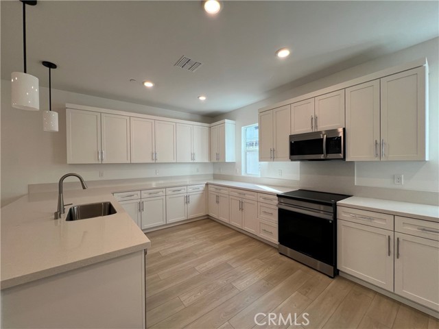 Detail Gallery Image 2 of 13 For 2544 Dorris St, El Monte,  CA 91733 - 4 Beds | 3/1 Baths