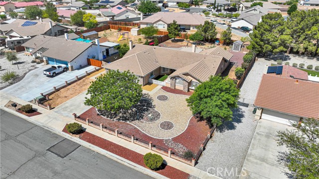 13950 High Falls Trail, Apple Valley CA: https://media.crmls.org/medias/3a3e9629-04be-4c82-9748-a4d7562931e1.jpg