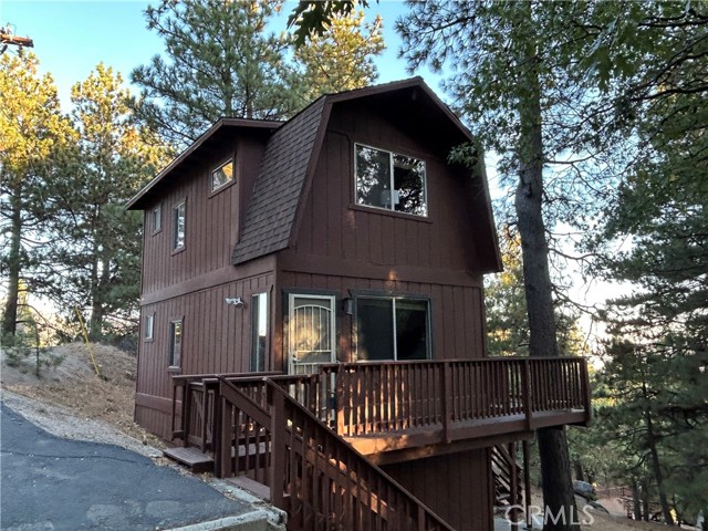 Detail Gallery Image 1 of 11 For 31663 Hilltop Dr, Running Springs,  CA 92382 - 2 Beds | 1/1 Baths