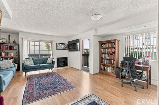 147 West Acacia, 160 photo 11